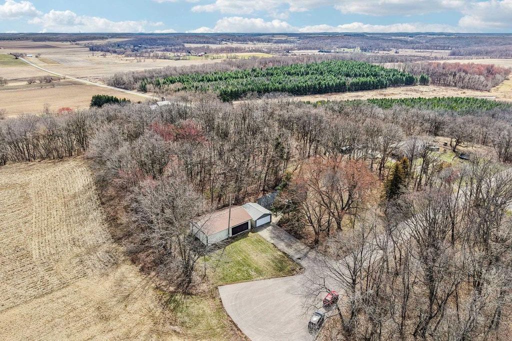 Photo of 5040 Crestview ROAD, Marshall, WI 53559 (MLS # 2020019)