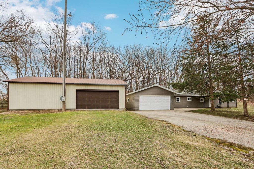 Photo of 5040 Crestview ROAD, Marshall, WI 53559 (MLS # 2020019)