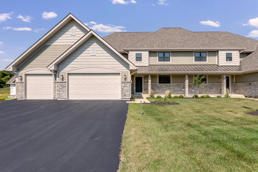 Photo of 713 Greenview CIRCLE #55-18A, Lake Geneva, WI 53147 (MLS # 1934614)
