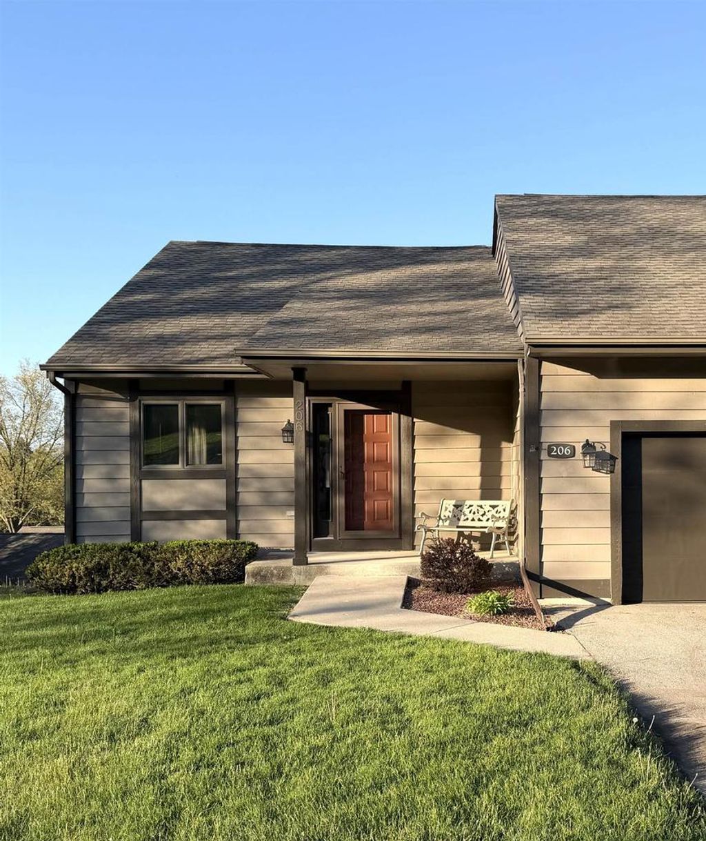 Photo of 206 Shady Oak COURT, Janesville, WI 53548 (MLS # 2023230)