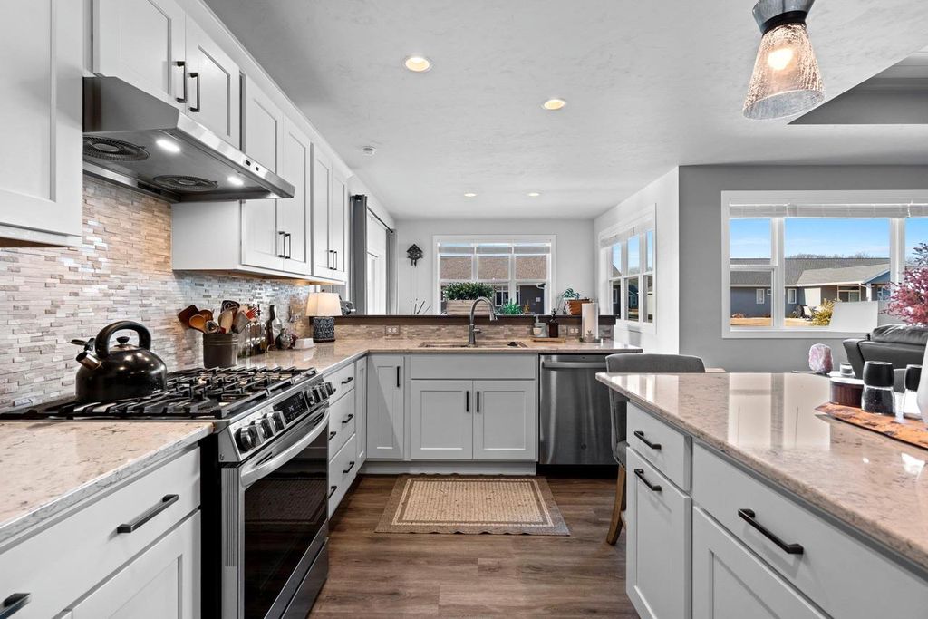 Photo of 2950 E Turquoise LANE, Appleton, WI 54913 (MLS # 50321823)