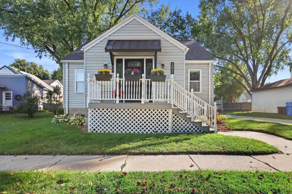 Photo of 505 W Green STREET, Watertown, WI 53098 (MLS # 2013509)