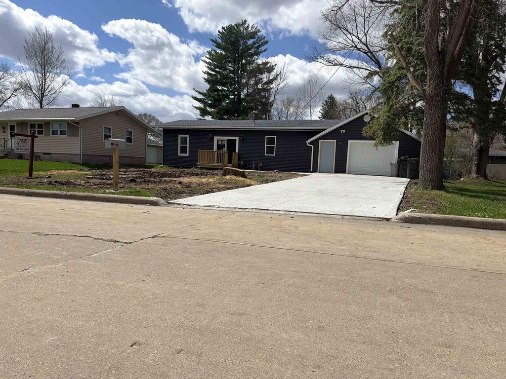 Photo of 161 S Johnson STREET, Berlin, WI 54923 (MLS # 50323863)