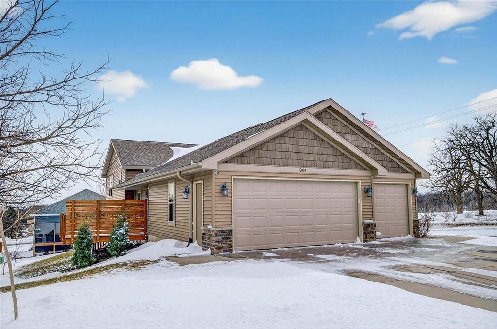 Photo of 901 Blue Mounds STREET, Mount Horeb, WI 53572 (MLS # 2018382)