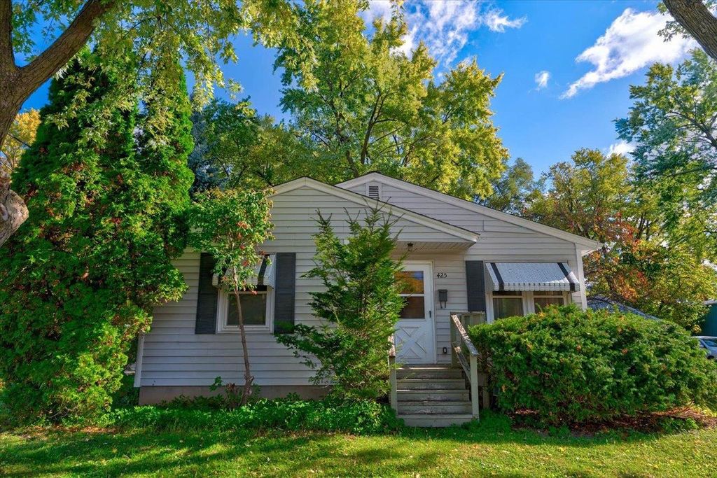 Photo of 425 N Fair Oaks AVENUE, Madison, WI 53714 (MLS # 2011328)