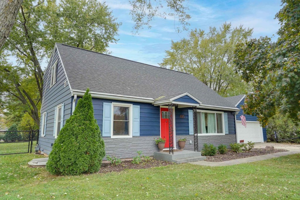 Photo of 485 Lincoln AVENUE, Prairie Du Sac, WI 53578 (MLS # 2034765)