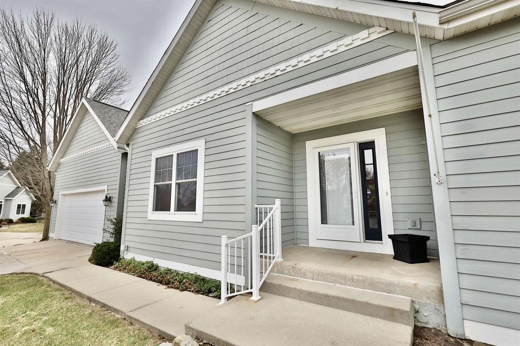 Photo of 21 Settler Hill CIRCLE, Madison, WI 53717 (MLS # 2019705)