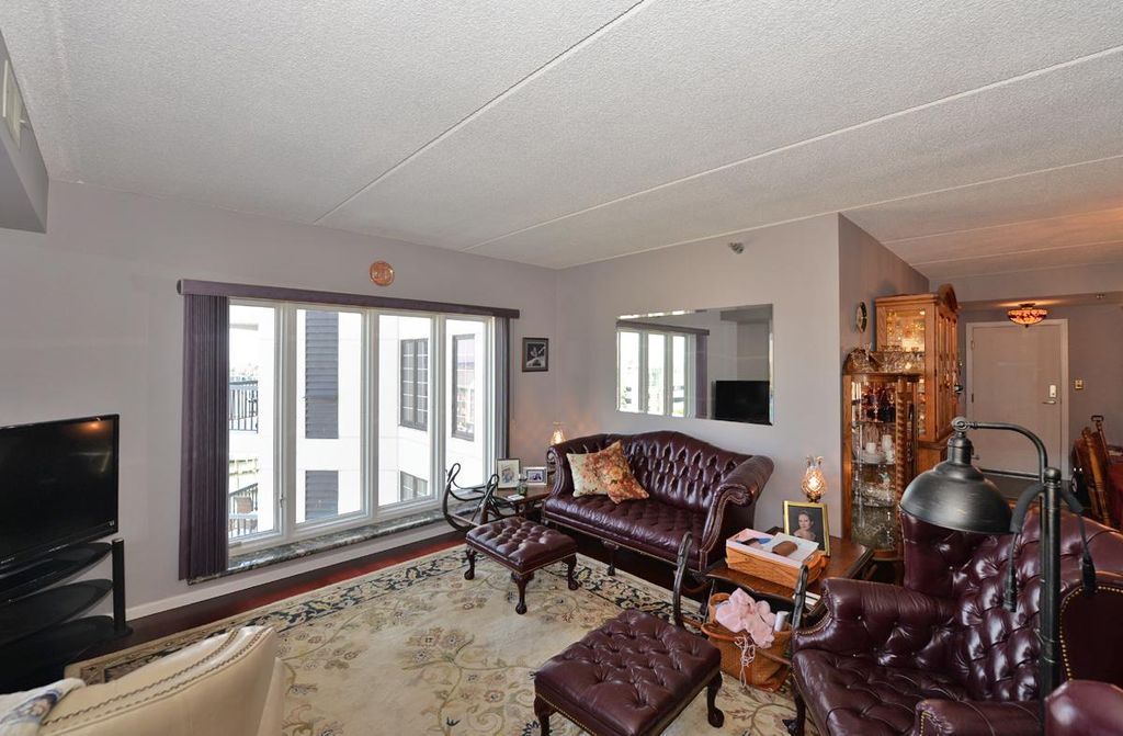 Photo of 333 Lake AVENUE #401, Racine, WI 53403 (MLS # 1934570)