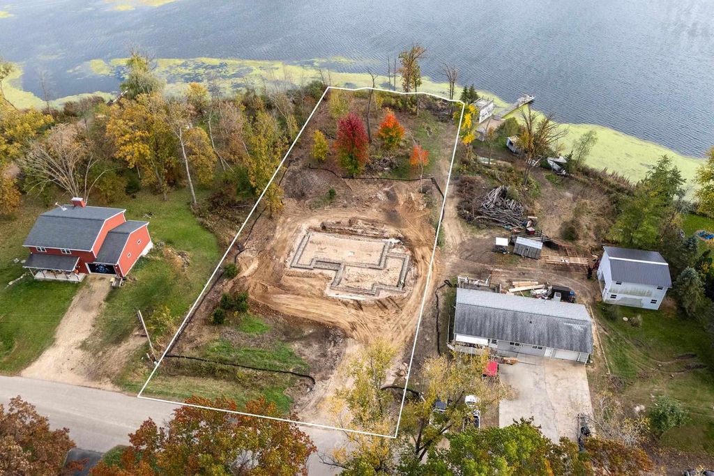 Photo of W647 Oak Shore DRIVE, Fall River, WI 53932 (MLS # 2010732)