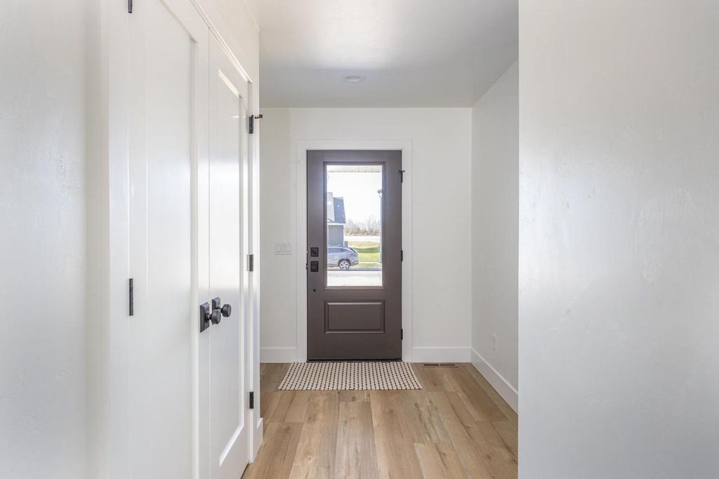 Photo of 1622 Sage CROSSING, Oshkosh, WI 54904 (MLS # 50316984)