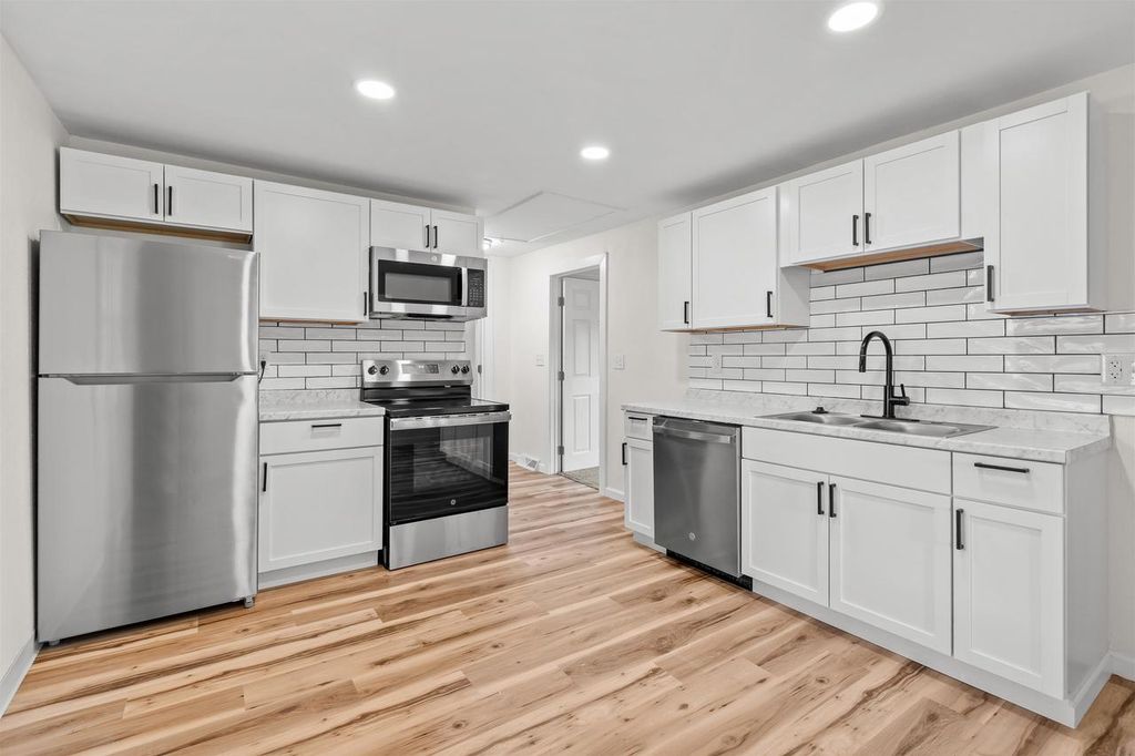 Photo of 1322 Broad STREET, Oshkosh, WI 54901 (MLS # 50326159)