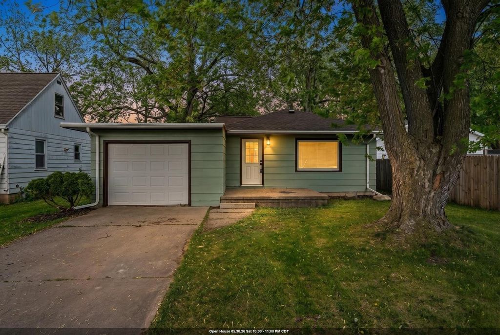 Photo of 1322 Broad STREET, Oshkosh, WI 54901 (MLS # 50326159)