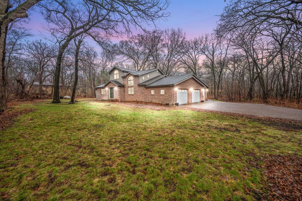 Photo of 3127 Vinburn ROAD, Sun Prairie, WI 53590 (MLS # 1956390)