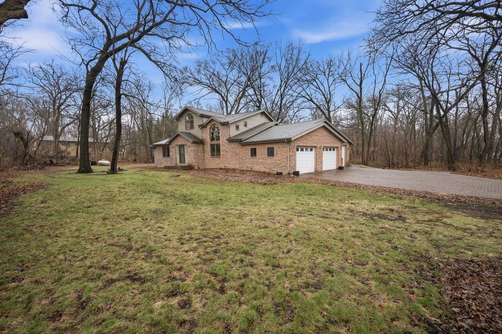 Photo of 3127 Vinburn ROAD, Sun Prairie, WI 53590 (MLS # 1956390)