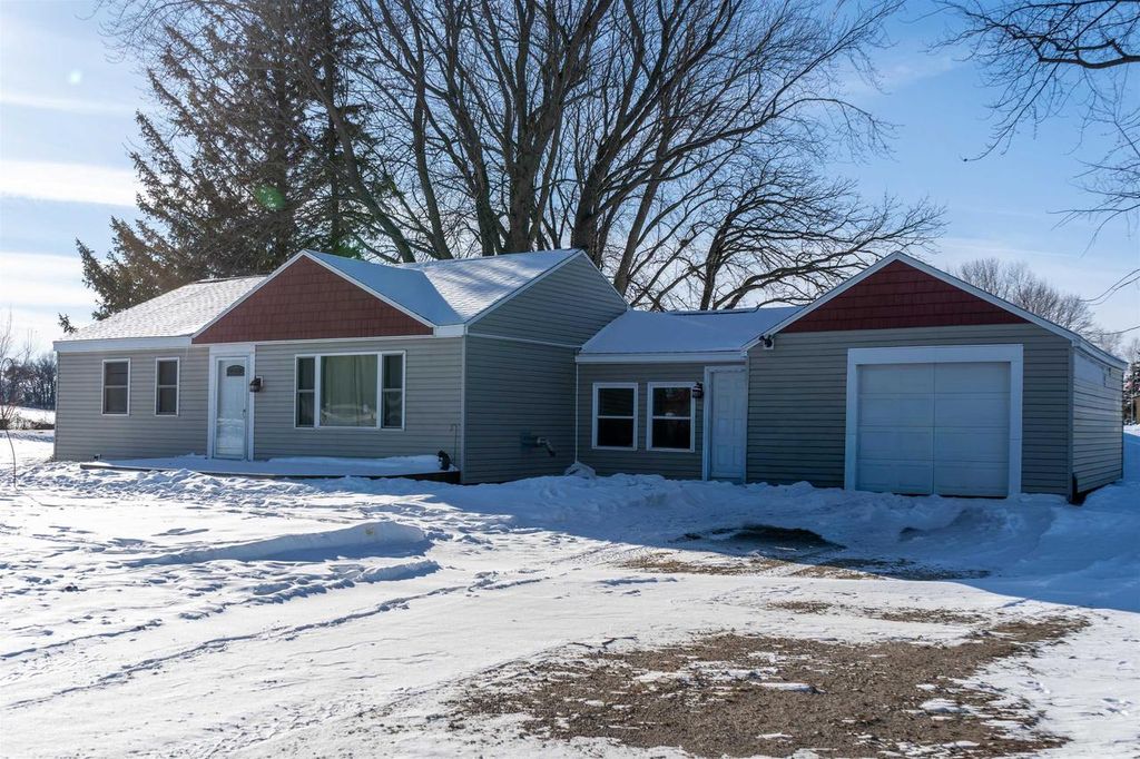 Photo of 1307 Elo ROAD, Pickett, WI 54964 (MLS # 50319016)