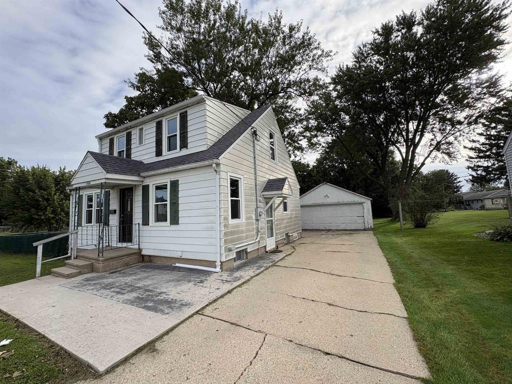 Photo of 1806 17th AVENUE, Monroe, WI 53566 (MLS # 2027453)