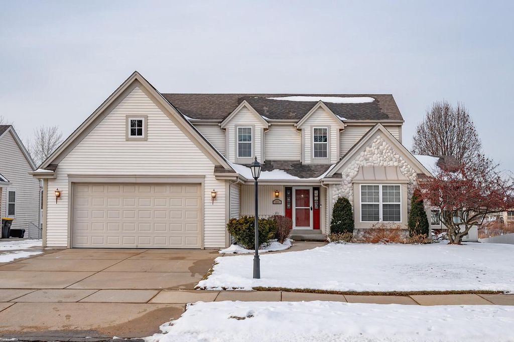 Photo of 1632 Auburn COURT, Waukesha, WI 53189 (MLS # 1946622)