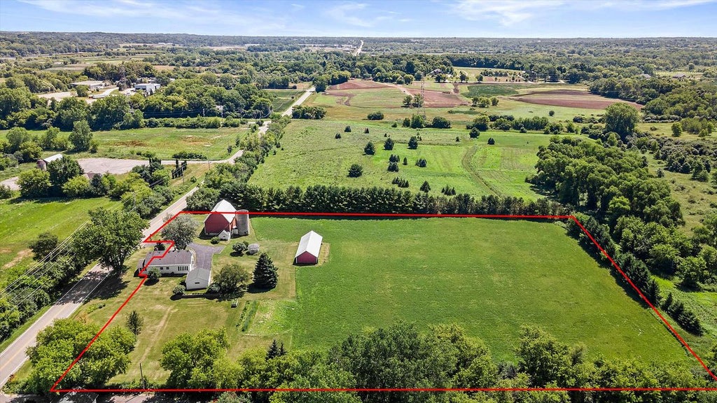 Photo of 21115 W Lincoln AVENUE, New Berlin, WI 53146 (MLS # 1970642)