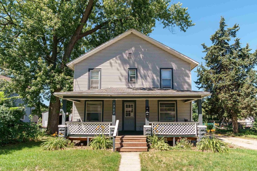 Photo of 836 Tower DRIVE, Hartford, WI 53027 (MLS # 1941542)