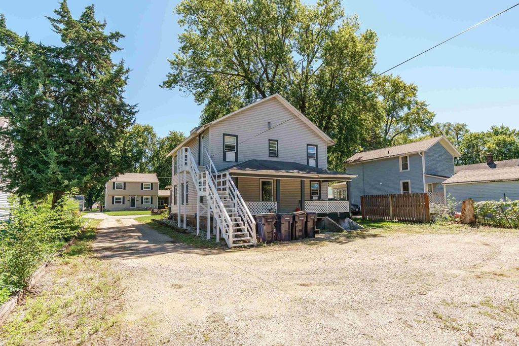 Photo of 836 Tower DRIVE, Hartford, WI 53027 (MLS # 1941542)