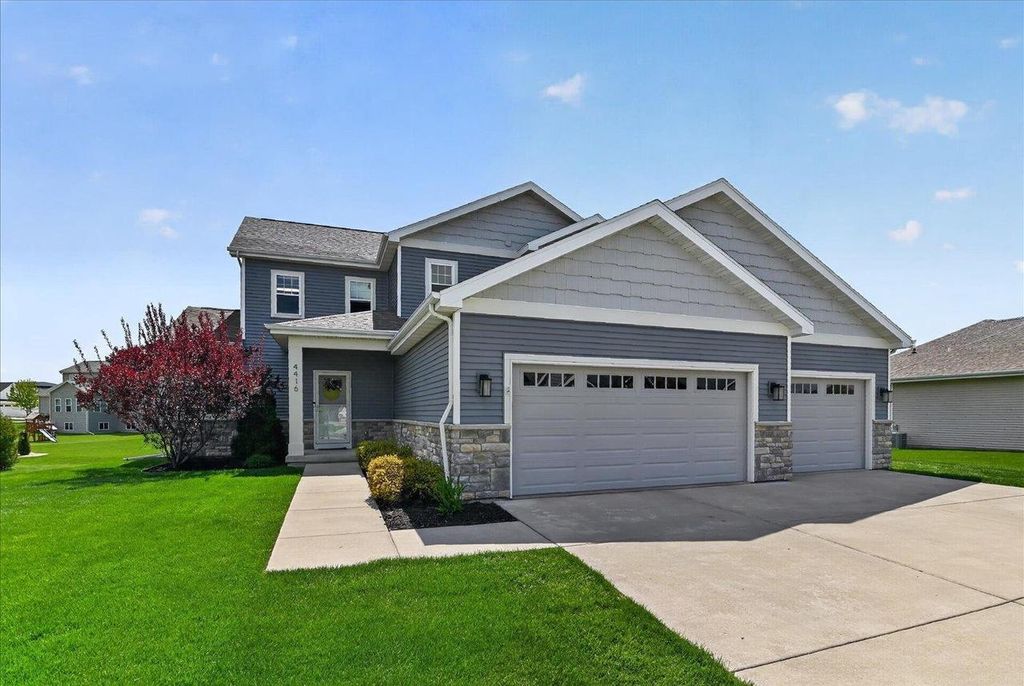 Photo of 4416 Eagle Ridge LANE, Windsor, WI 53598 (MLS # 2022970)