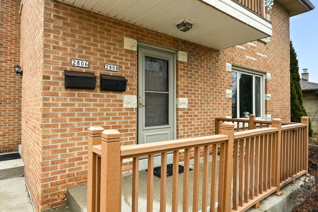 Photo of 2806 E Bottsford AVENUE, Saint Francis, WI 53235 (MLS # 1946463)