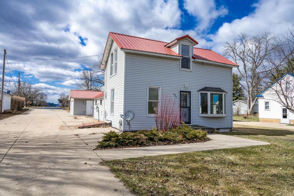 Photo of 607 N Main STREET, Necedah, WI 54646 (MLS # 2019496)