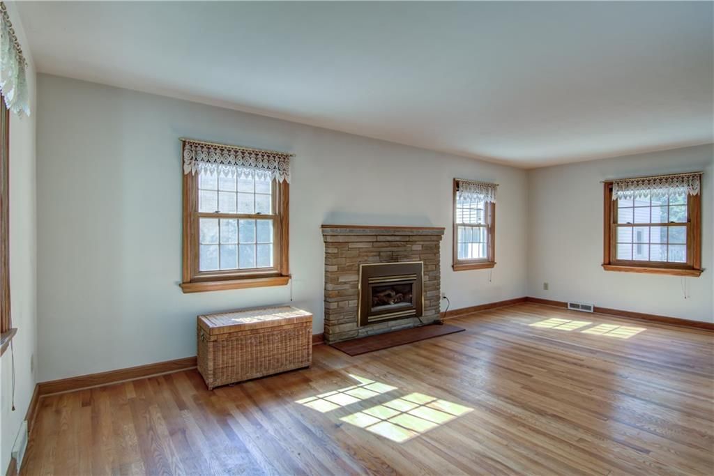 Photo of 422 Roosevelt AVENUE, Eau Claire, WI 54701 (MLS # 1597184)