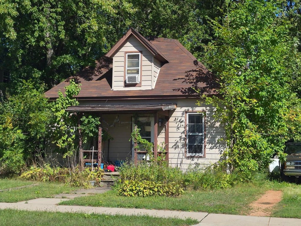 Photo of 318 E 5th STREET, Owen, WI 54460 (MLS # 22604456)