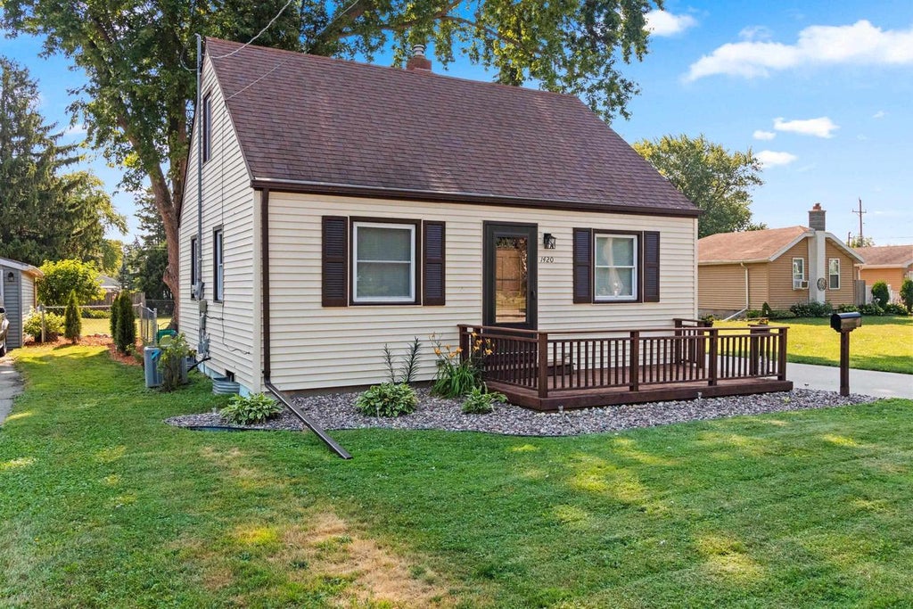 Photo of 1420 N Charlotte STREET, Appleton, WI 54911 (MLS # 50331658)