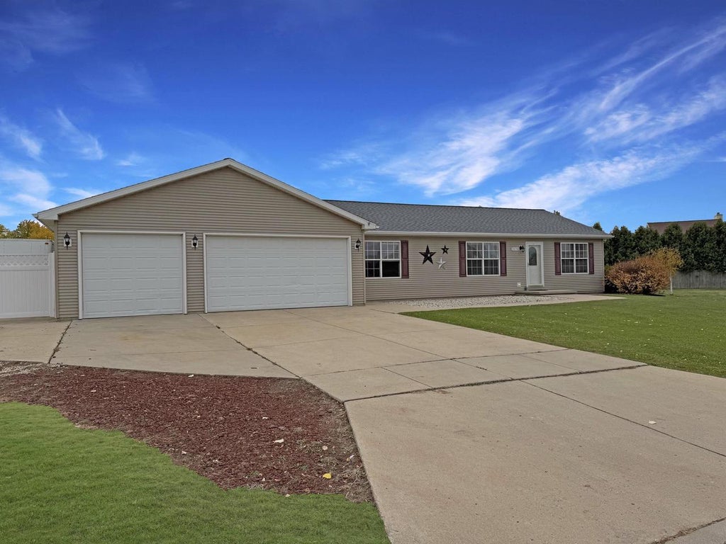Photo of 2170 Gadwall LANE, Green Bay, WI 54311 (MLS # 50334969)
