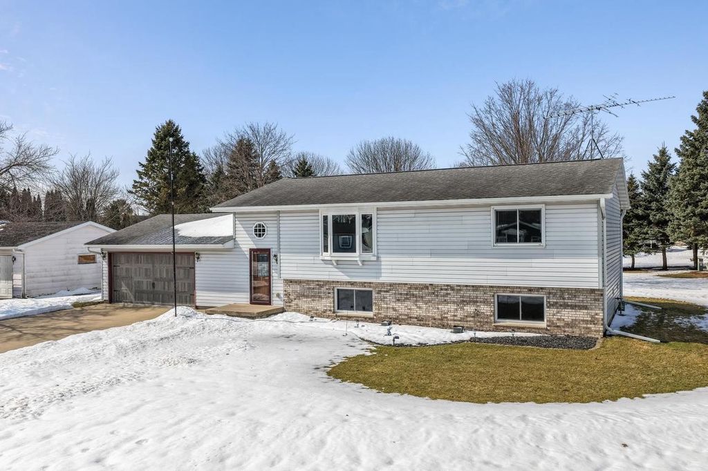 Photo of 620 Sunrise DRIVE, Ripon, WI 54971 (MLS # 50322607)