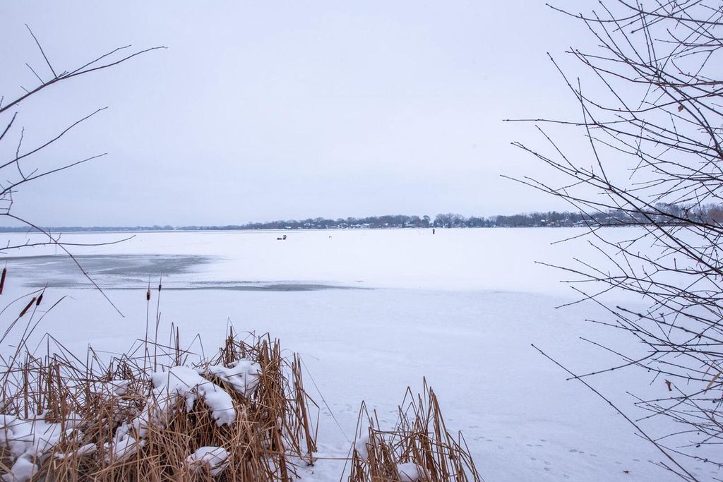 Photo of 25621 S Wind Lake ROAD, Waterford, WI 53185 (MLS # 1942645)