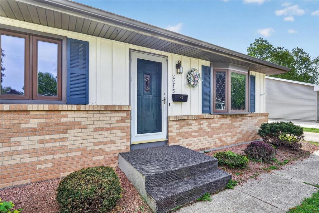 Photo of 2215 S GRANT AVENUE, Janesville, WI 53546 (MLS # 2022874)
