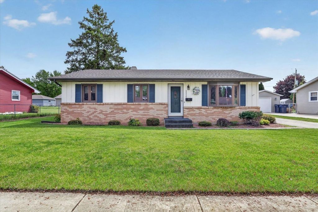 Photo of 2215 S GRANT AVENUE, Janesville, WI 53546 (MLS # 2022874)