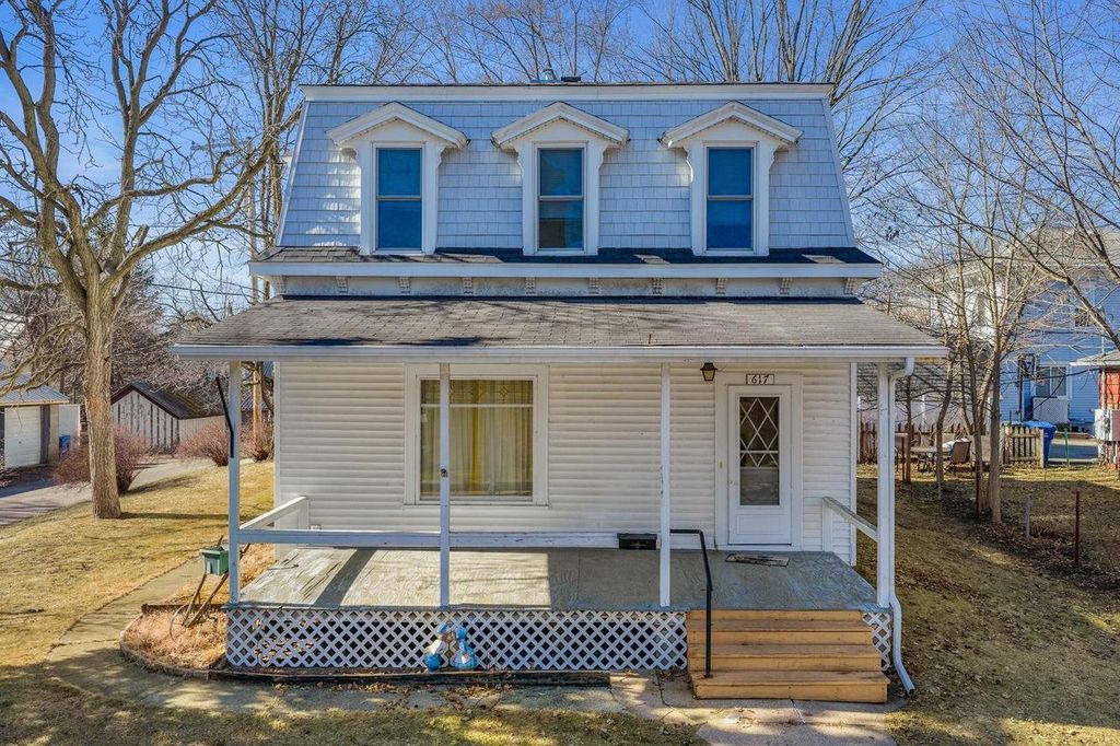 Photo of 617 East STREET, Baraboo, WI 53913 (MLS # 2012995)