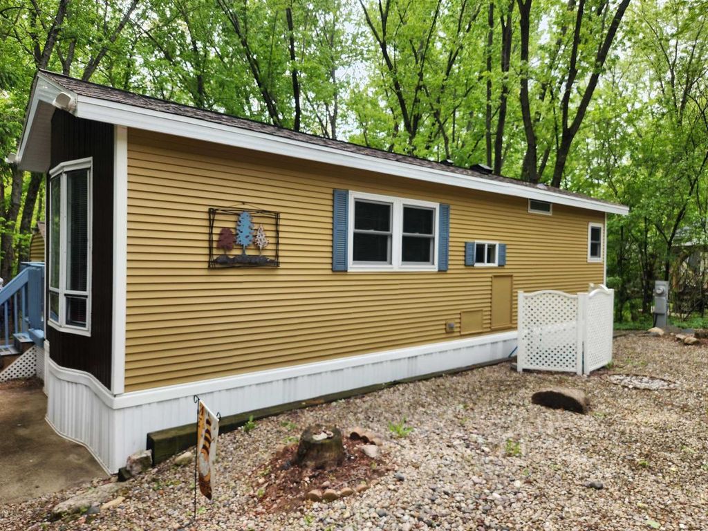 Photo of 495 Sunset CIRCLE, Edgerton, WI 53534 (MLS # 2023478)