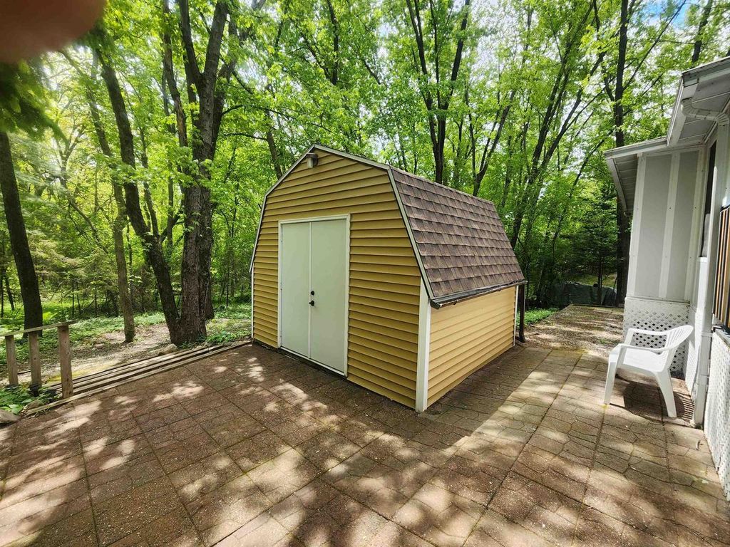 Photo of 495 Sunset CIRCLE, Edgerton, WI 53534 (MLS # 2023478)
