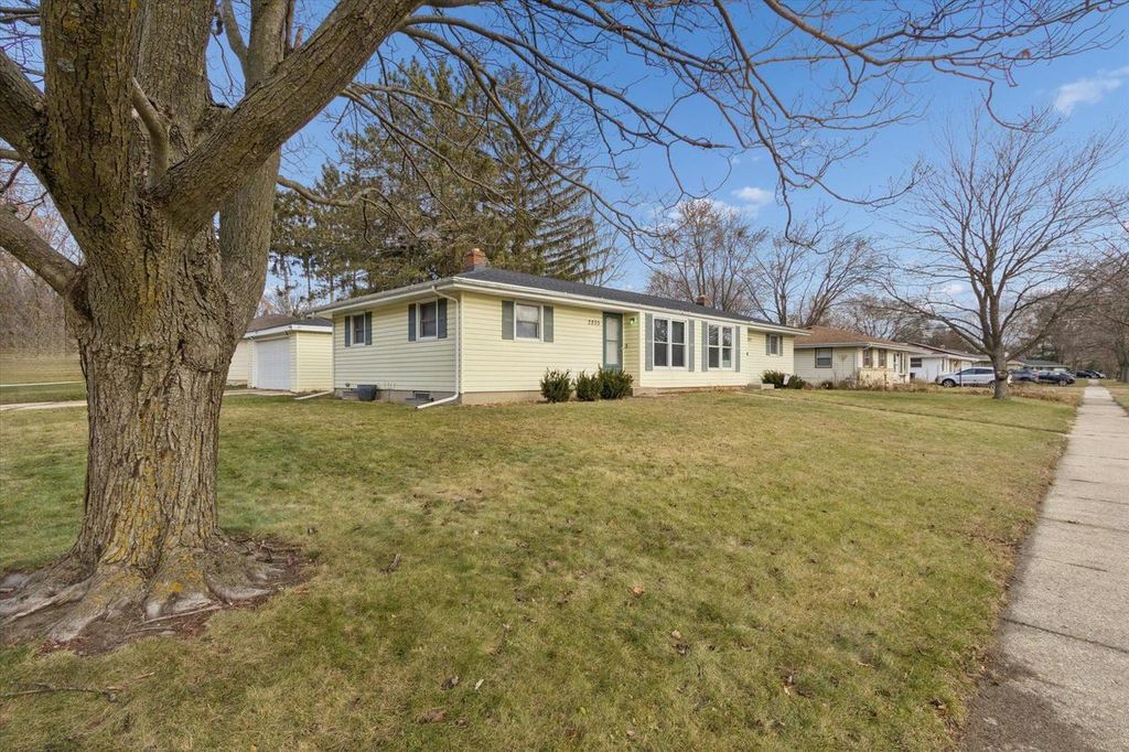 Photo of 2805 - 2807 Mohican ROAD, Janesville, WI 53545 (MLS # 2012957)