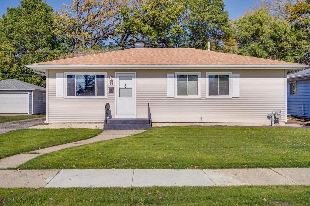 Photo of 2002 84th STREET, Kenosha, WI 53143 (MLS # 1940941)