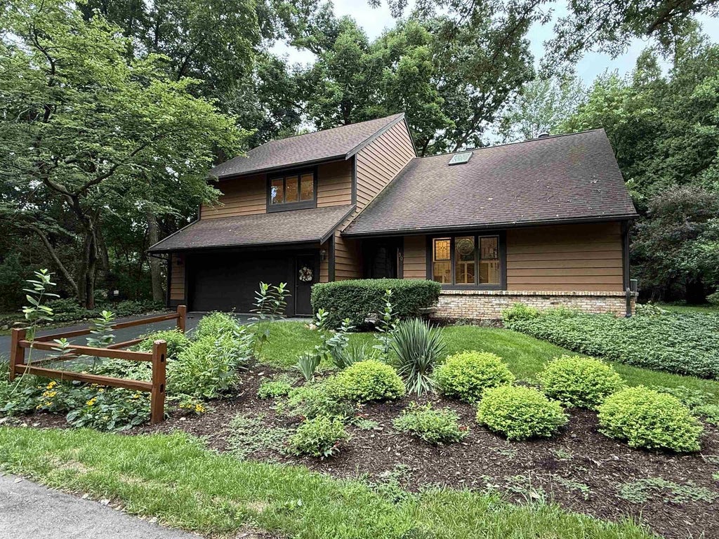 Photo of 30 Shadowwood COURT, Janesville, WI 53548 (MLS # 2034485)