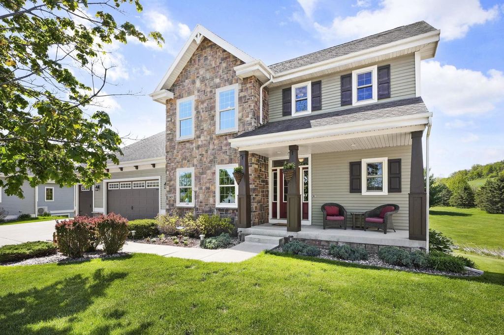 Photo of 245 Stone Bridge CIRCLE, Deerfield, WI 53531 (MLS # 2022419)