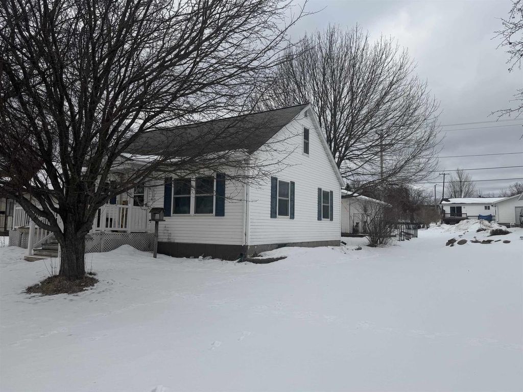 Photo of 609 W Miner AVENUE, Ladysmith, WI 54848 (MLS # 22600515)