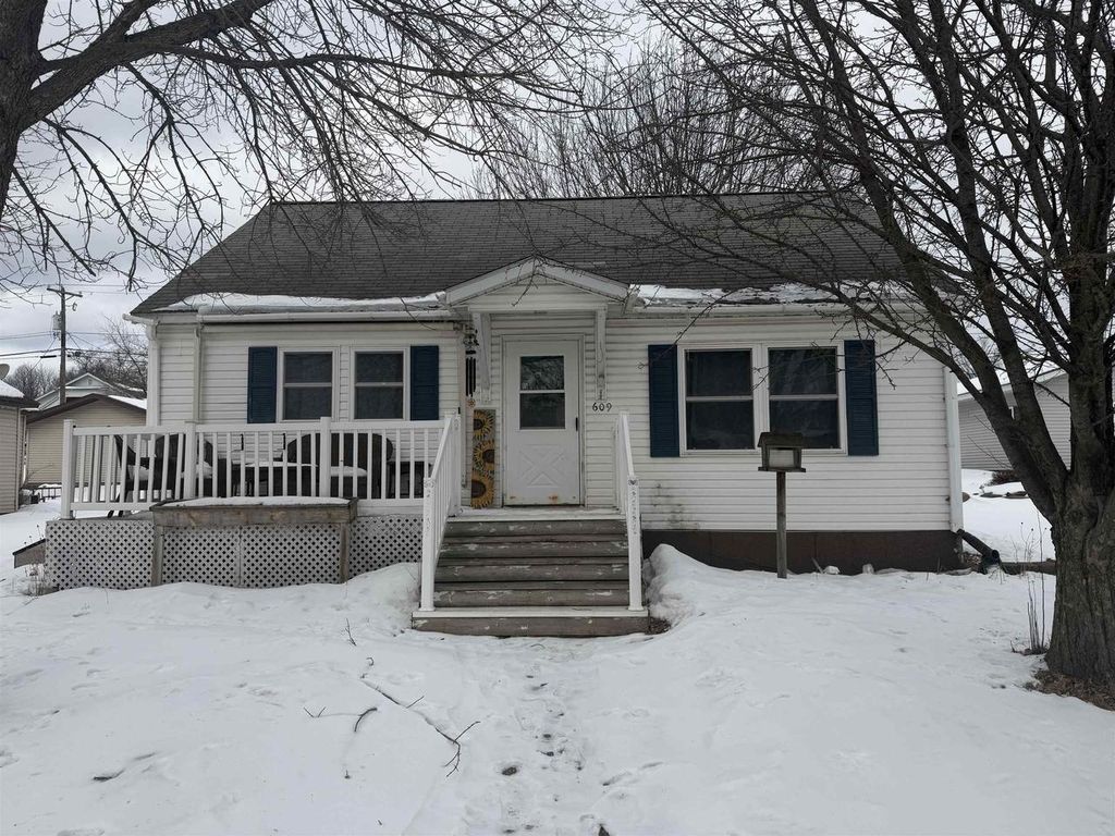 Photo of 609 W Miner AVENUE, Ladysmith, WI 54848 (MLS # 22600515)