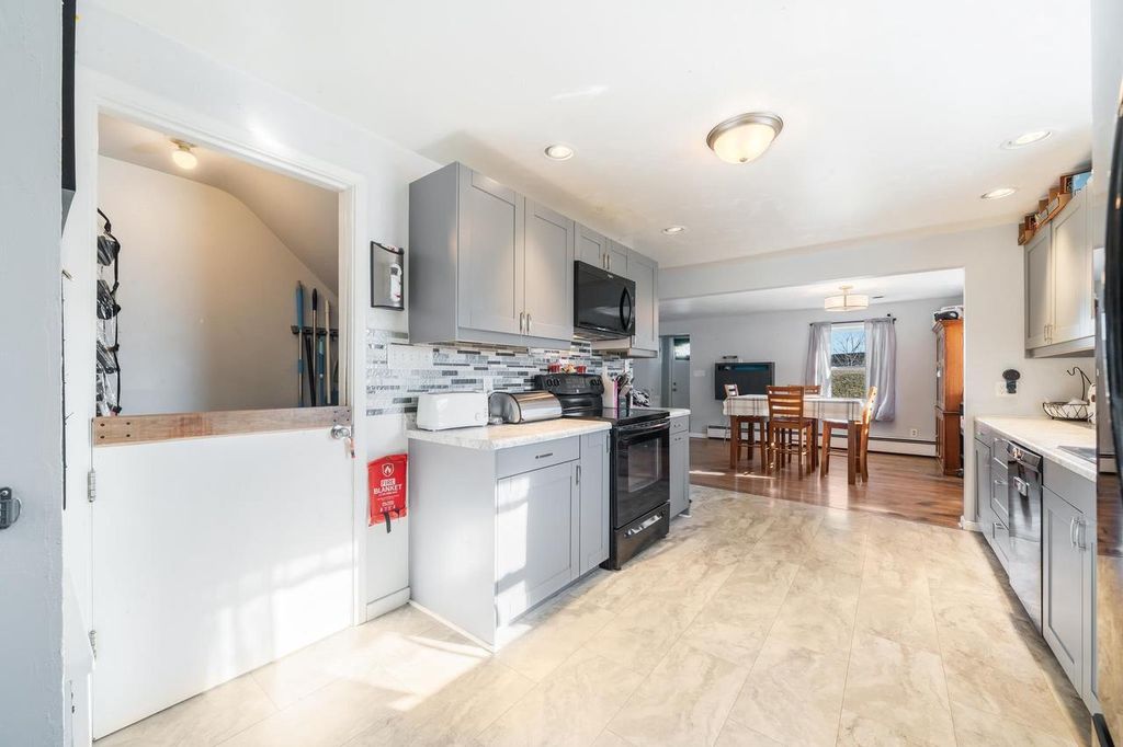 Photo of 1338 Racine ROAD, Menasha, WI 54952 (MLS # 50318406)