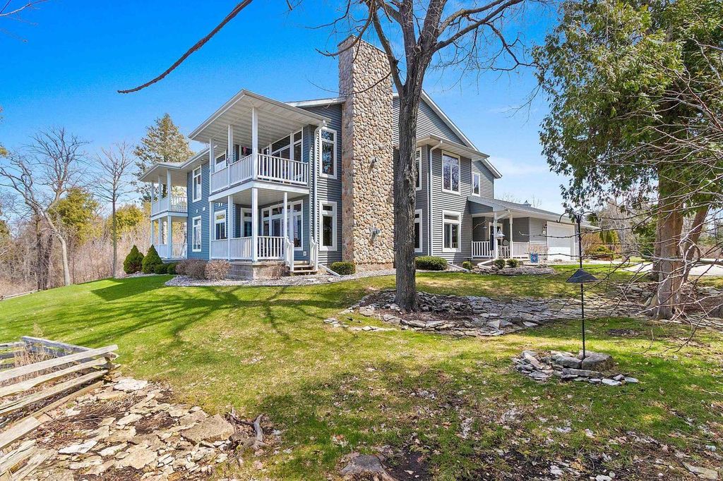 Photo of 5323 Sunset Bluff DRIVE #A, Green Bay, WI 54311 (MLS # 50324676)