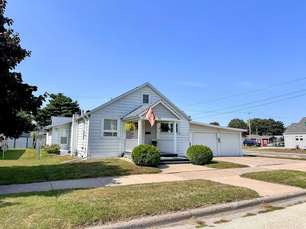 Photo of 731 N Michigan STREET, Prairie Du Chien, WI 53821 (MLS # 2011054)