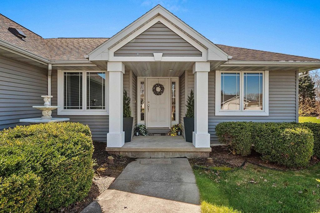 Photo of 2190 Daly DRIVE, Green Bay, WI 54311 (MLS # 50324193)