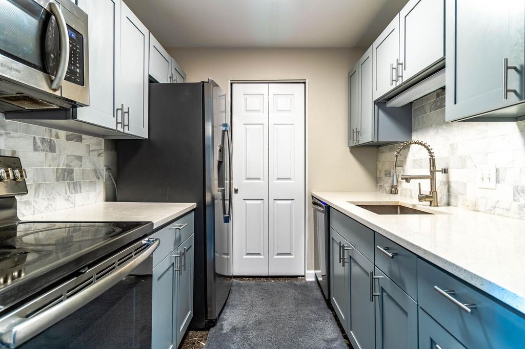 Photo of 10345 W Whitnall Edge DRIVE #101, Franklin, WI 53132 (MLS # 1963712)
