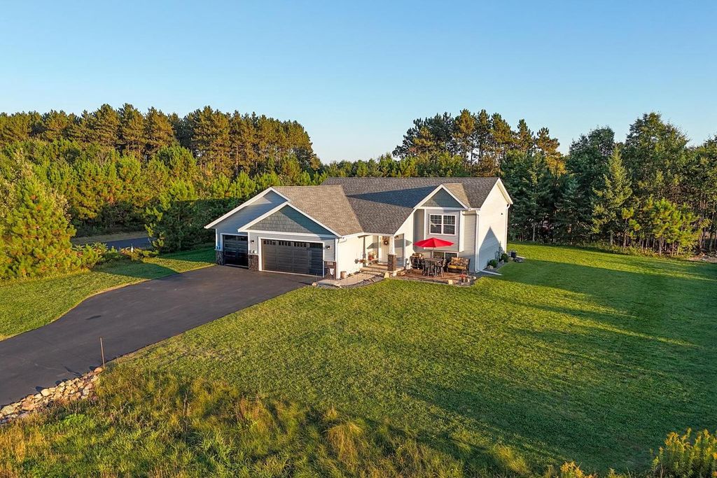 Photo of 2617 Canterbury DRIVE, Kronenwetter, WI 54455 (MLS # 22504635)